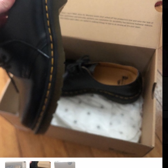 Doc Martens unisex    Womens 8  In almost new condition - Picture 3 of 3